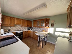 Kitchen/Breakfast Room 2- click for photo gallery